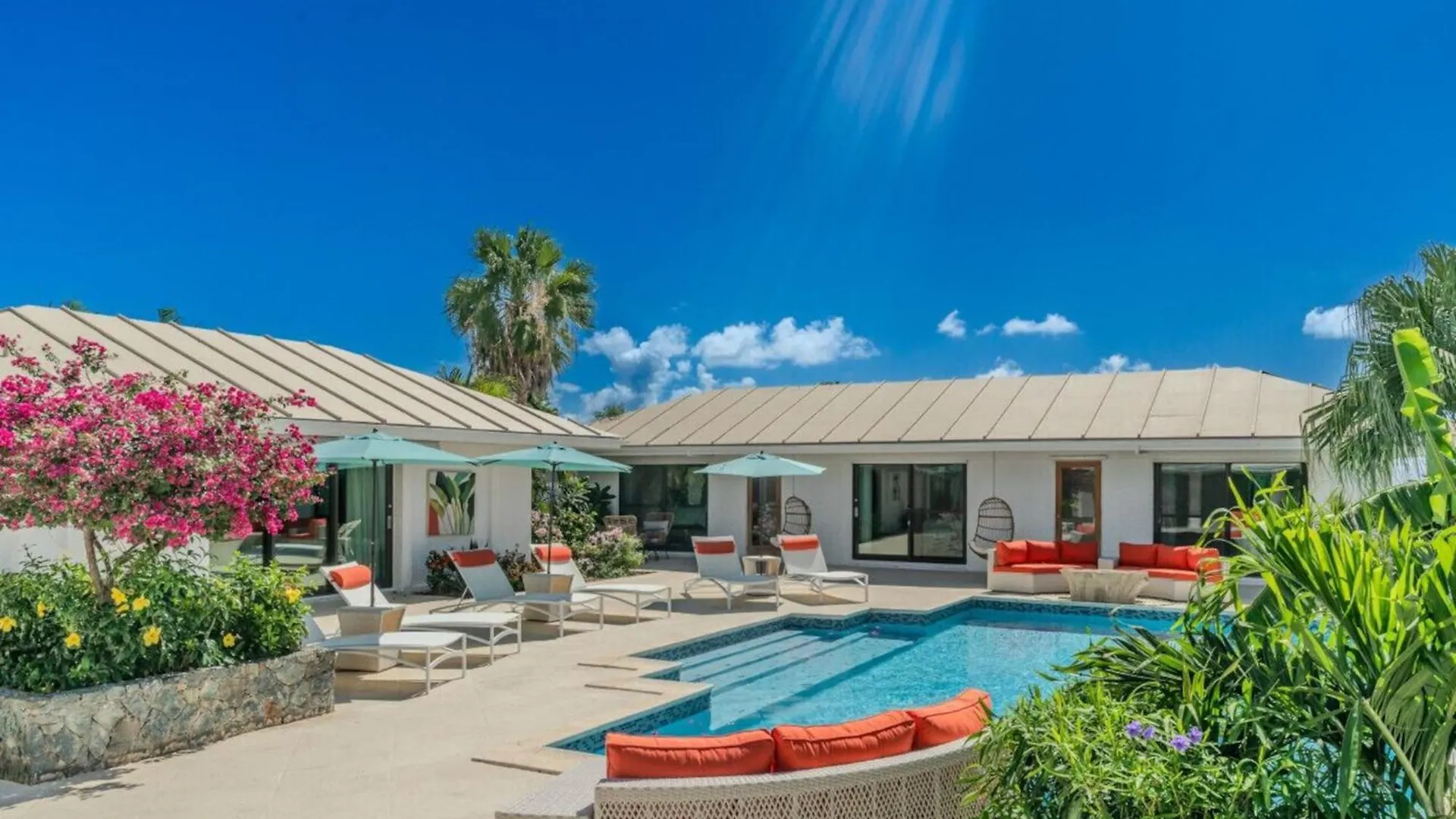 Royal Villa With A Huge Swimming Pool Cowell Battery