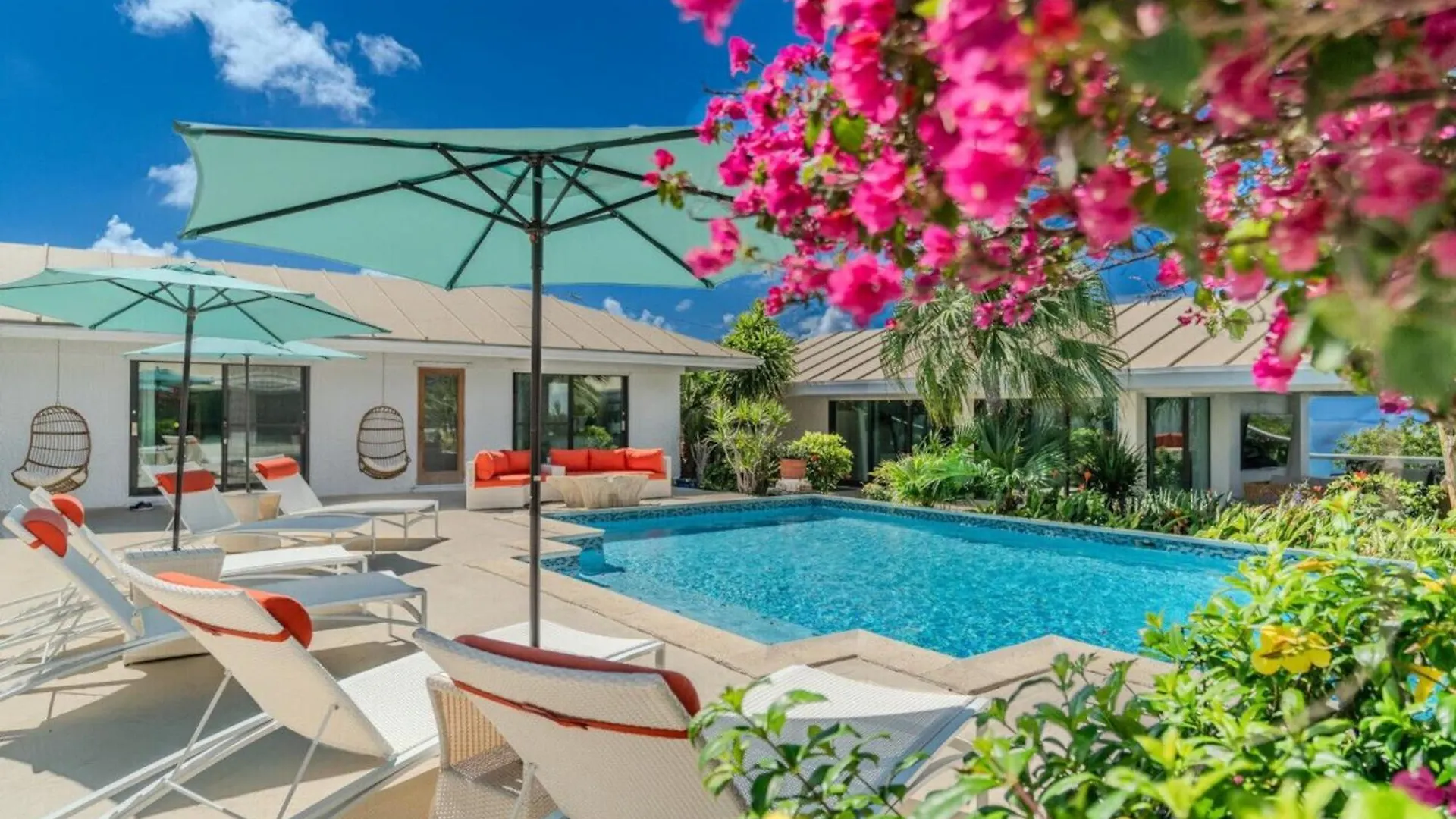 Royal Villa With A Huge Swimming Pool Cowell Battery