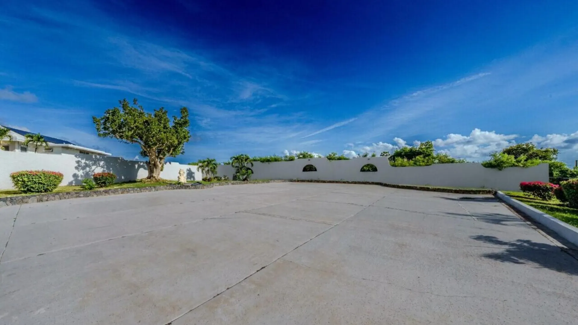Royal Villa With A Huge Swimming Pool Cowell Battery