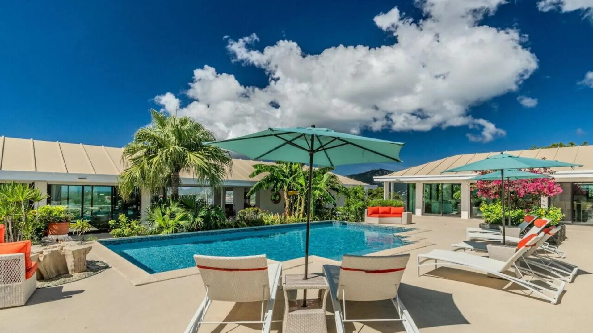 Holiday home Royal Villa With A Huge Swimming Pool Cowell Battery